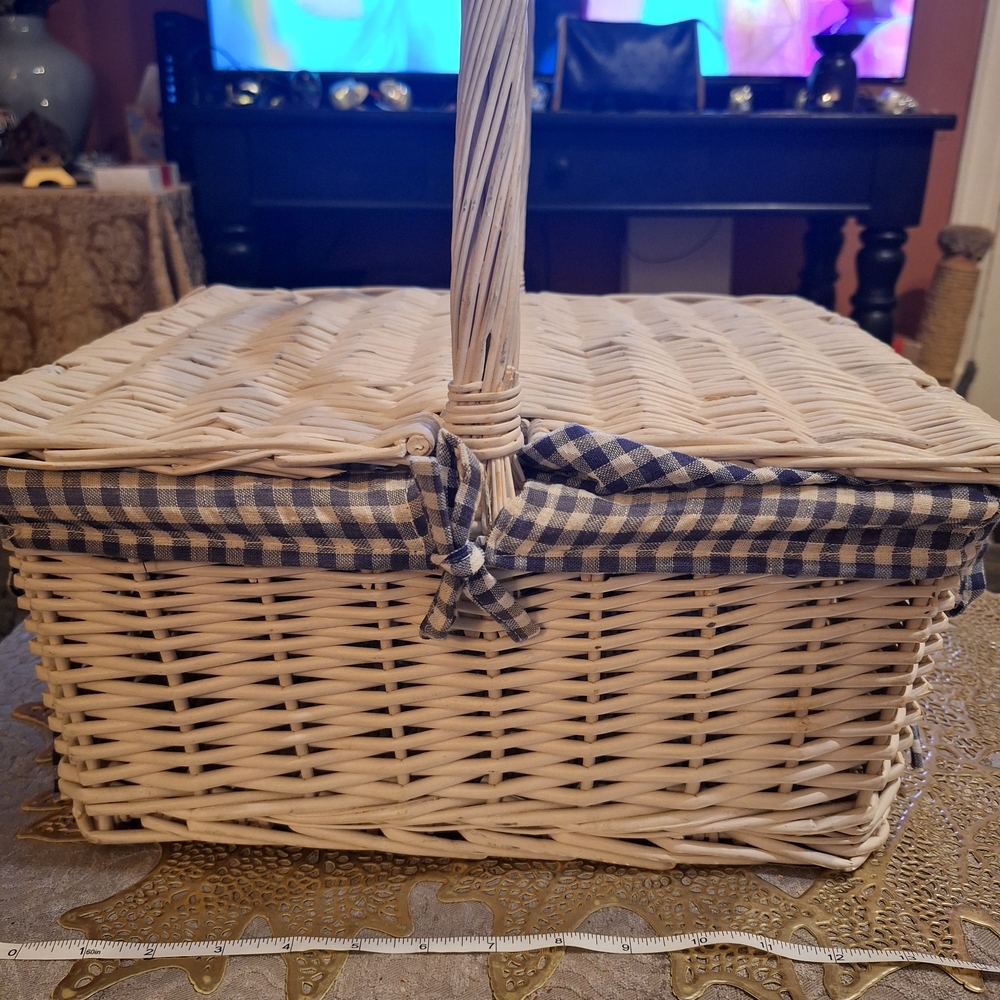 Source Unknown Wicker Basket with Black and White Checkered Lining